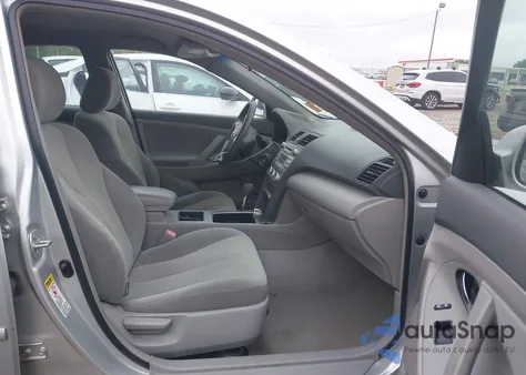 2009 Toyota Camry Le z USA, uszkodzony, nr VIN 4T1BE46K99U264183